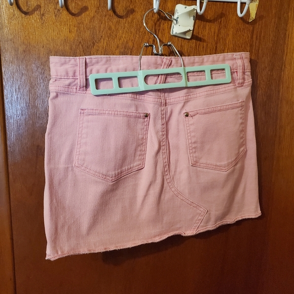 Pink denim skirt - Picture 2 of 2